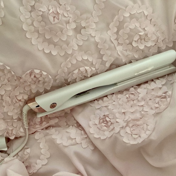 T3 White Hair Straightener